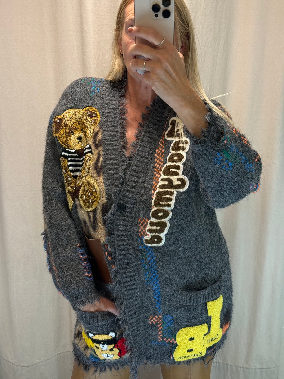 Maglia grigia e patch Luisa Lineaelle