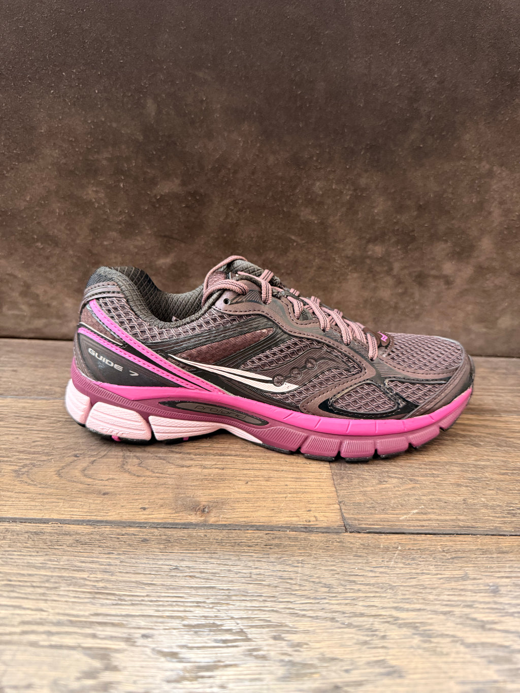 SAUCONY PROGRID GUIDE 7 SYRUP-MULBERRY DONNA