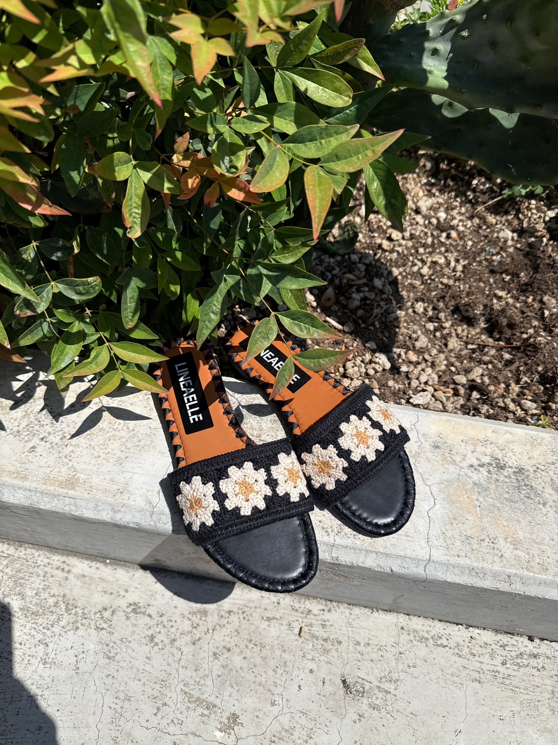 Ciabattine crochet nero Lineaelle