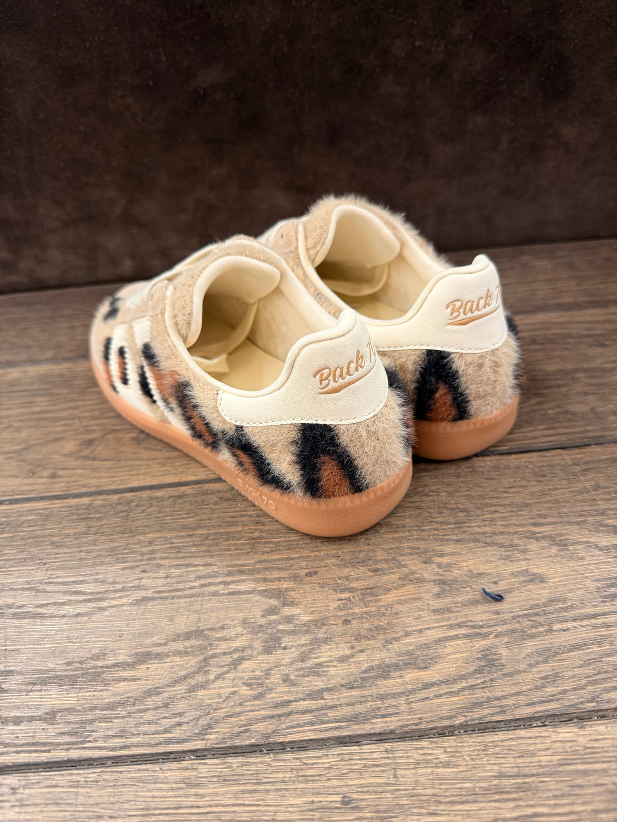 BACK 70 108051-000016 MOHAIR LEO  DONNA