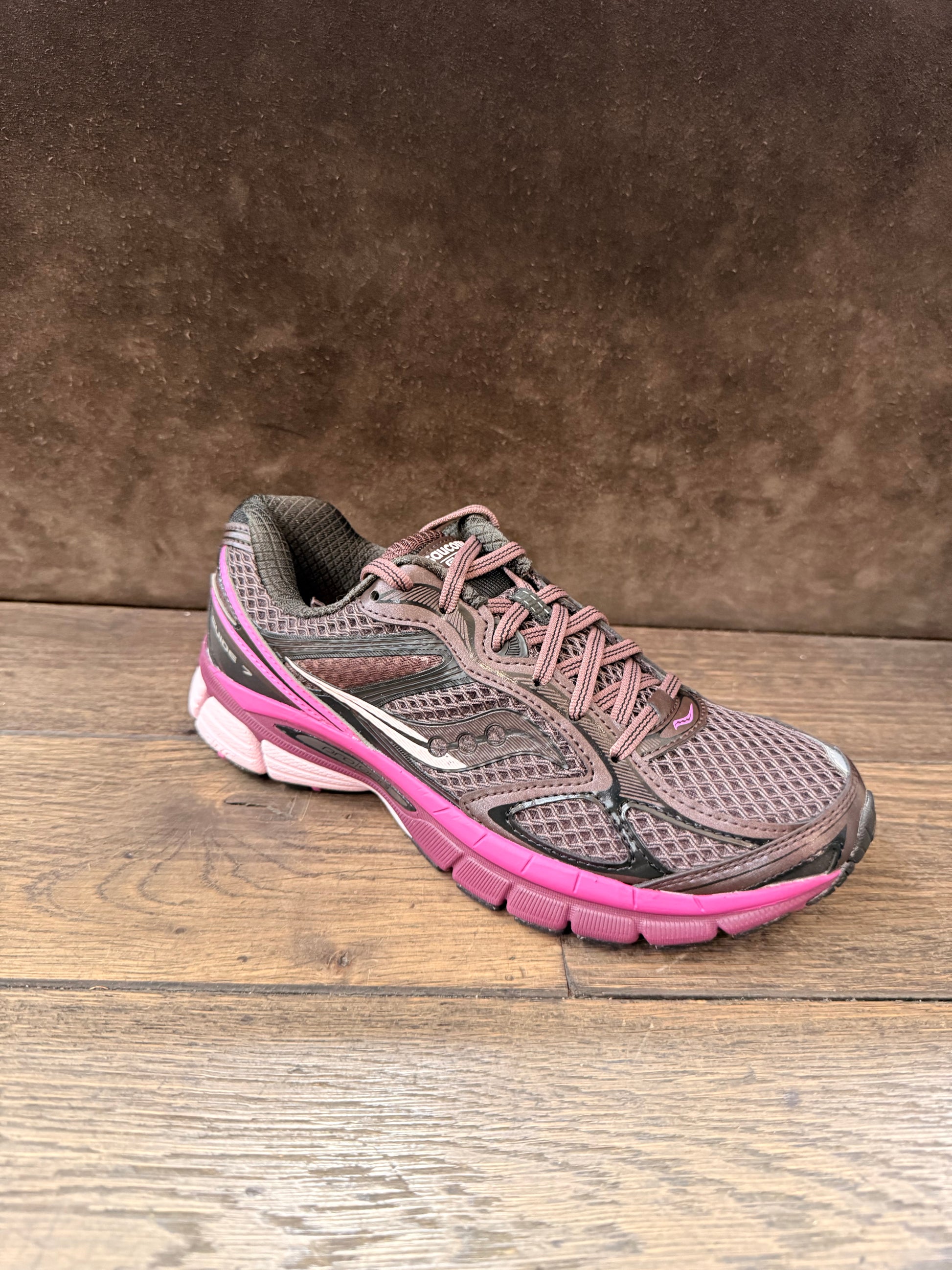 SAUCONY PROGRID GUIDE 7 SYRUP-MULBERRY DONNA