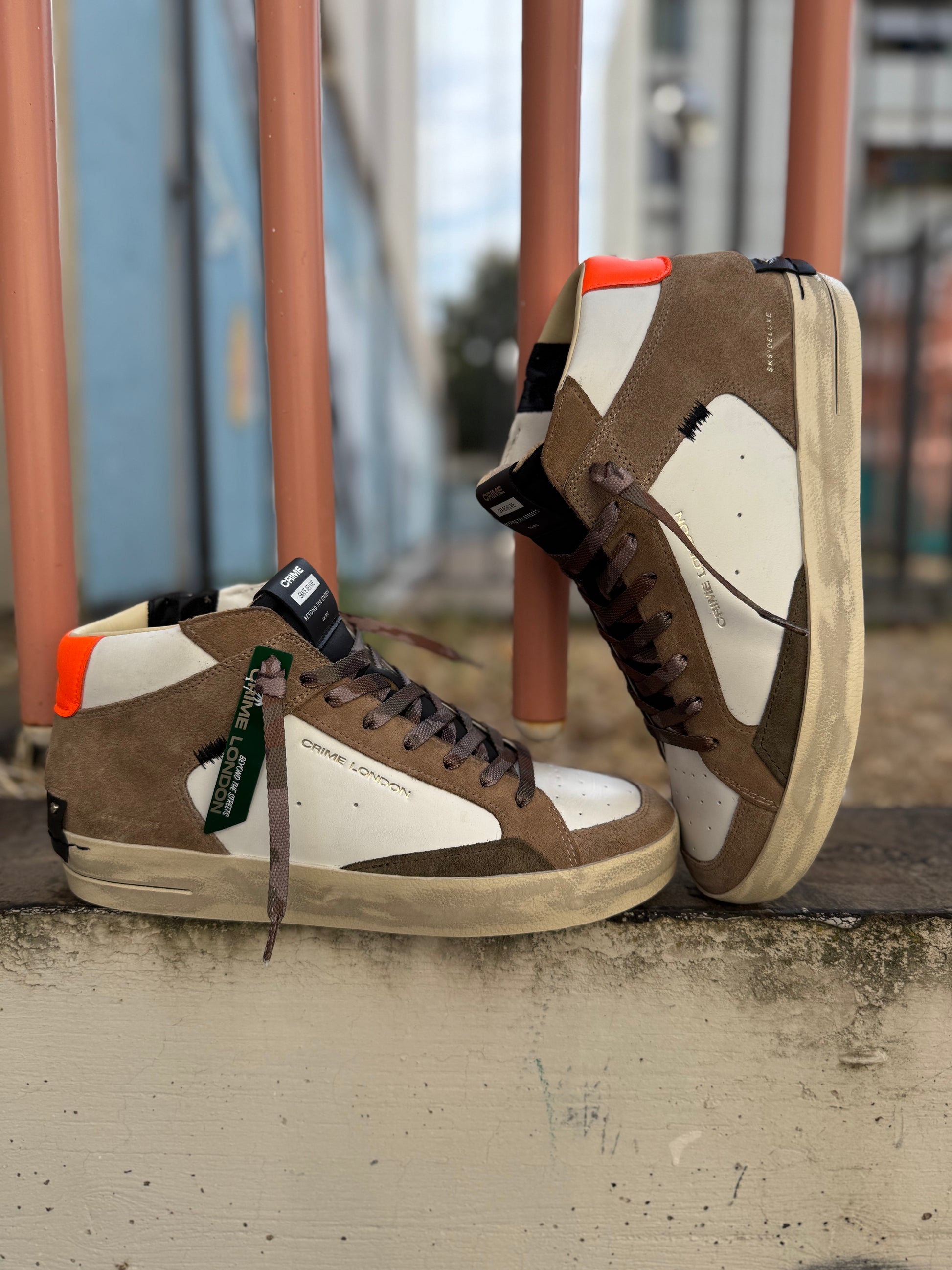 Sneakers uomo Crime London SK8 de luxe MID bianca dettagli beige-verdi 11152AA8.18